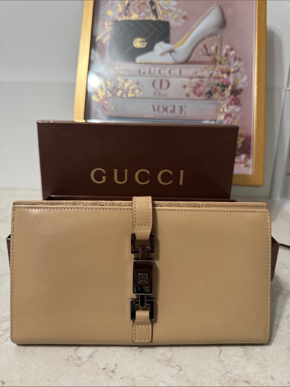 Gucci Jackie Beige Leather long Wallet with Silver-Tone piston lock in box